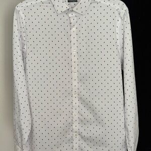 Men’s Van Heusen White and Black Patterned Shirt